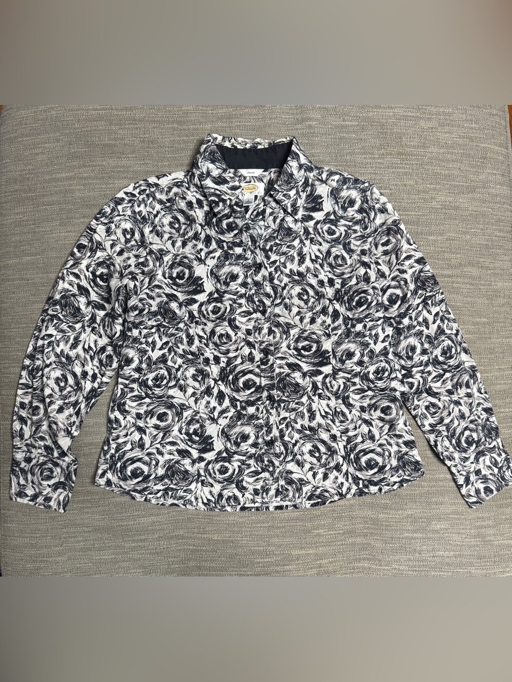 Talbots Petites Black and White Floral Lightweight Shirt Size Large